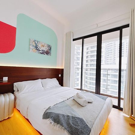 Seafront Country Garden Danga Bay By Lions Bay Apartment Johor Bahru Room photo