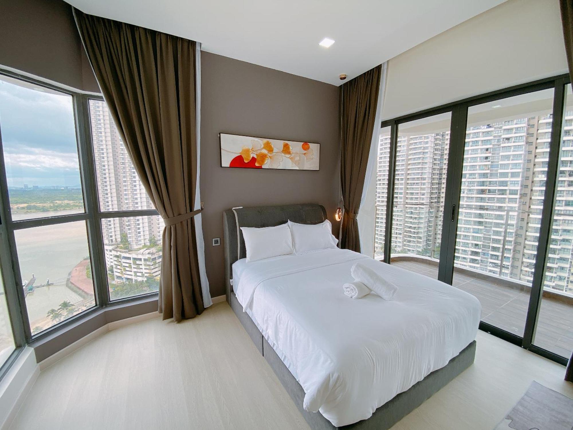 Seafront Country Garden Danga Bay By Lions Bay Apartment Johor Bahru Room photo