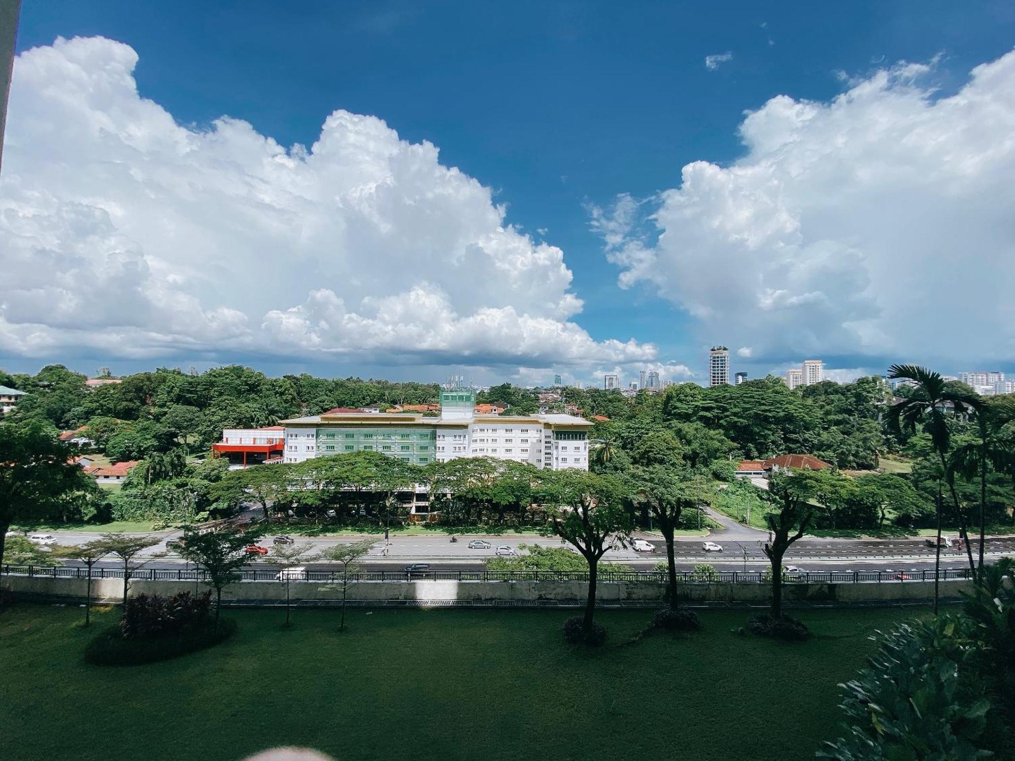Seafront Country Garden Danga Bay By Lions Bay Apartment Johor Bahru Room photo